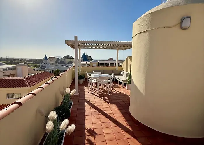 Sunny Penthouse In Golf Del Sur *